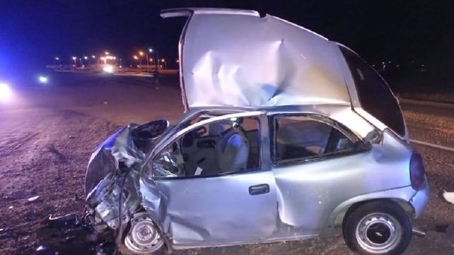 Así quedó el vehículo que volcó en el ingreso a la ruta provincial 15