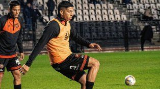 Maximiliano Rueda podría modificar rol dentro del campo de juego y adelantarse a la línea de volantes