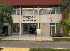 Concejales de Sauce Viejo denunciaron que hace dos meses no cobran sus sueldos y apuntaron contra la intendencia