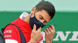 Los abogados de Djokovic frenaron la deportación en Australia