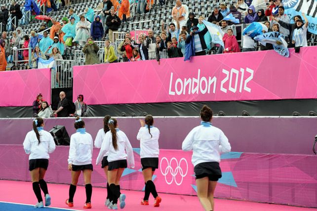 Las Leonas vencieron a Sudáfrica en su primer partido en Londres 2012
