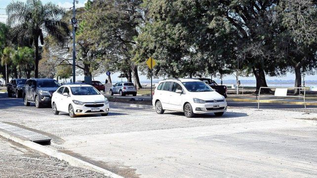 Picadas ilegales: luego de cuatro meses finalizó la construcción de los tres manda peatones en Costanera Oeste Picadas ilegales: luego de cuatro meses finalizó la construcción de los tres manda peatones en Costanera Oeste