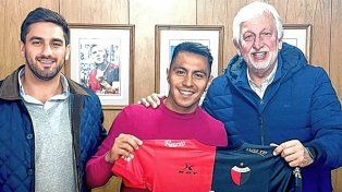 Colón hizo oficial la firma de contrato de Cardozo Lucena