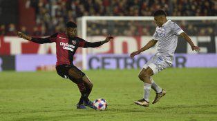 Jherson Mosquera cumplió la fecha de suspensión y fue citado en Newells para el partido contra Atlético Tucumán.