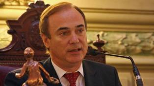 Eduardo Di Pollina, expresidente de la Cámara de Diputados de la provincia, cuestionado por presentar un amparo para no pagar el aporte solidario que deben abonar las jubilaciones más altas.&nbsp;