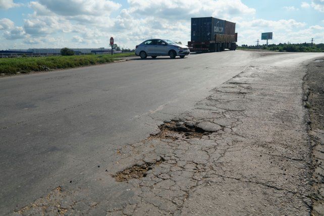 La ruta A012 empieza cerca del ingreso a la planta de General Motors.