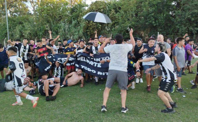 Histórico: Deportivo Santa Rosa va a jugar en Primera A en 2026. Fotos gentileza Agustín Maradona /AM Liga