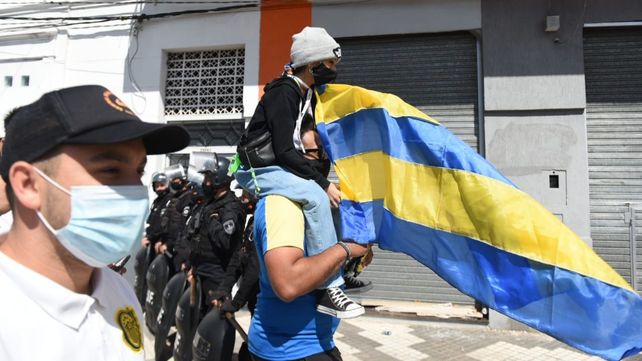 Los canallas copan las inmediaciones al Gigante de Arroyito y la ciudad palpita el clásico