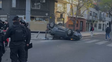 Fuerte choque y vuelco en barrio Lourdes con tres autos involucrados