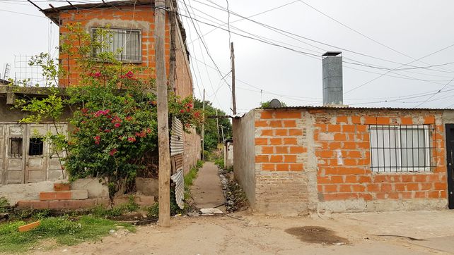Milton Sosa y Pablo Ismael Brest fueron acribillados a balazos calibre 9 milímetros en un pasillo de Manantiales y Biedma.
