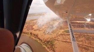 El incendio en las islas del Delta fue intencional y no hubo evacuados. Los gobiernos de Entre Ríos y Santa Fe trabajan juntos en el manejo de focos ígneos
