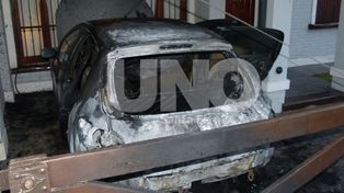 Quemaron el auto del funcionario municipal de Santa Fe, Cornelio Collins