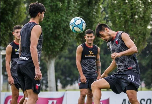 Osella abrió el misterio sobre el equipo titular para visitar a Defensa