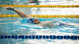 Orgullo rosarino en la pileta: Pipo Carlomagno se colgó tres medallas en los Parasuramericanos