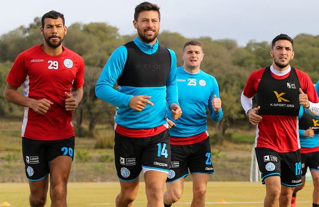 La pelota la tiene Federico Lértora: ¿Colón o Newells?