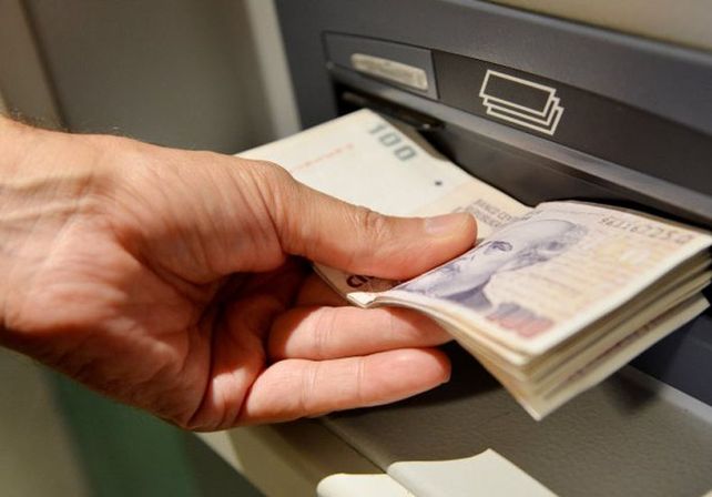 ¿Cómo conseguir dinero en efectivo en pleno paro bancario?
