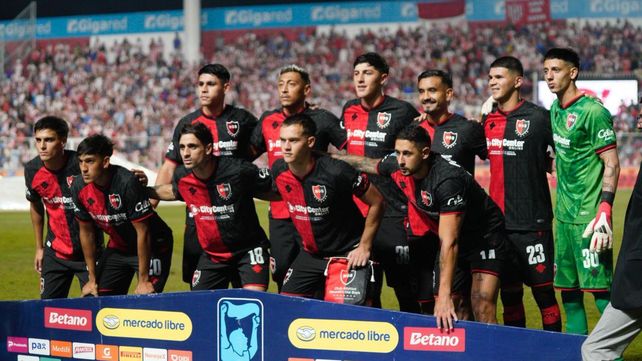 La formaci&oacute;n titular de Newell's ante Uni&oacute;n, con varios jugadores de la cantera leprosa.