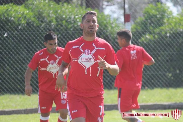 El paraguayo Julio Rodríguez hoy arranca los ensayos futbolísticos dentro de los 11 por la falta de refuerzos.