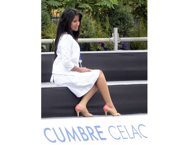 La hija de Evo Morales posa como modelo