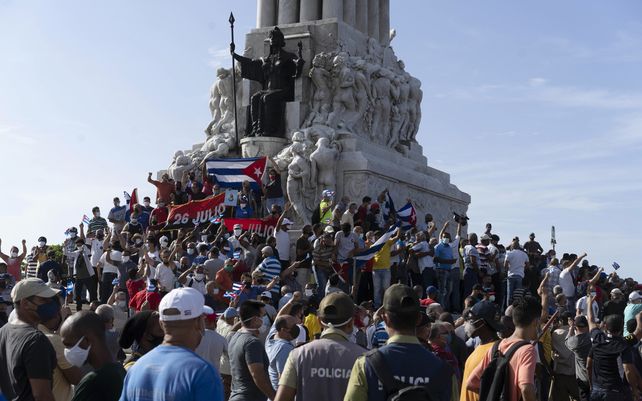 Duras protestas contra el gobierno de Cuba