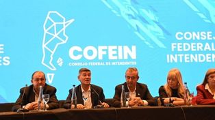 Cumbre de intendentes de todo el país contra el ajuste de Milei: aseguran que se sostiene con el despojo a provincias y municipios