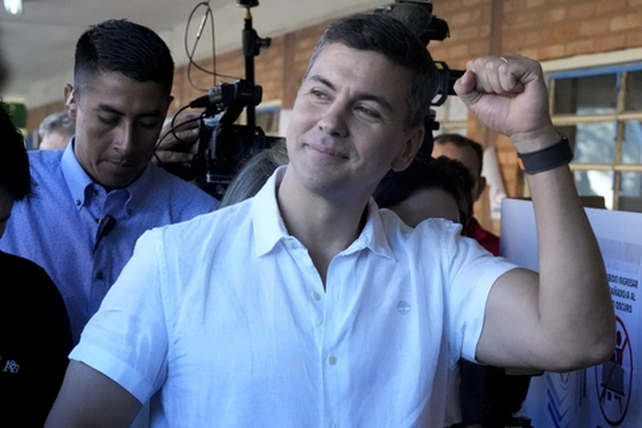 Santiago Peña, el candidato del oficialismo. No tiene el apoyo del presidente saliente, Mario Abdo Benítez. 