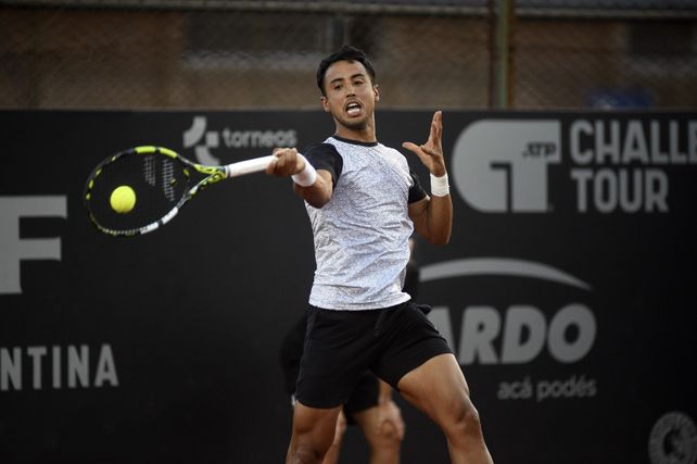 Hugo Dellien dio el gran golpe del viernes en el Jockey y ahora irá con Báez.