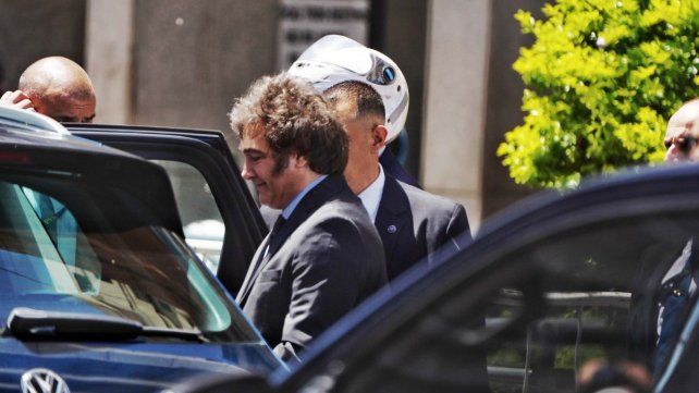Javier Milei juró ante la Asamblea Legislativa y es el nuevo Presidente