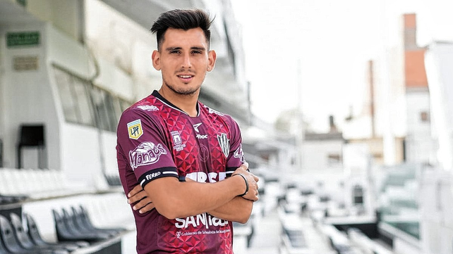 Colón se aseguró la llegada del volante Cristian Vega