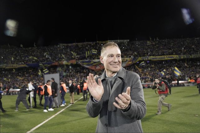 Ariel Holan tuvo una efectividad del ciento por ciento en los clásicos. Los dos que dirigió los ganó.