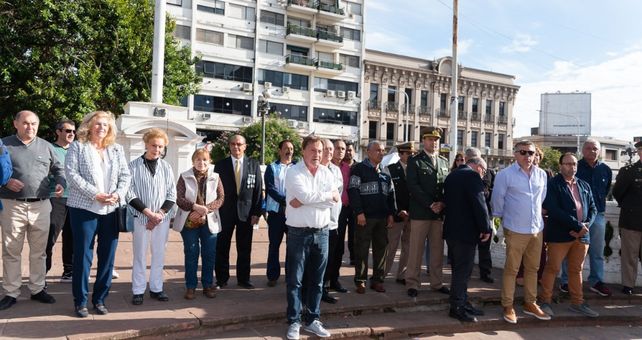 Música en plaza 1° de Mayo para conmemorar el Día de la Escarapela
