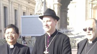 Mientras preparan el cónclave para elegir el nuevo Papa, se coló un falso obispo