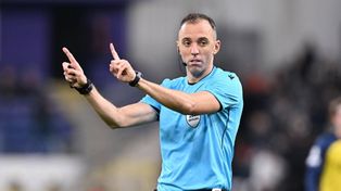 Pinheiro, tiene 38 años, y nunca dirigió a la selección argentina.