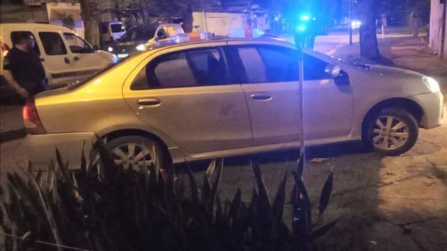 El imputado fue detenido tras intentar huir luego de bajar del auto con que se movilizaba junto a otras tres personas que también salieron corriendo.