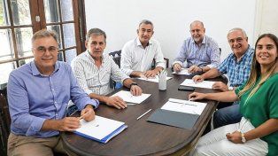El gobernador de la provincia Omar Perotti encabezó la reunión en la sede.