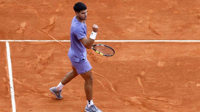 Alcaraz pasó a los cuartos de final en el Masters 1000 de Montecarlo en un día con sorpresas