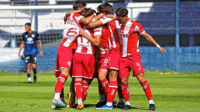 La reserva de Unión goleó a Independiente Rivadavia y se sacó la mufa de visitante La reserva de Unión goleó a Independiente Rivadavia y se sacó la mufa de visitante