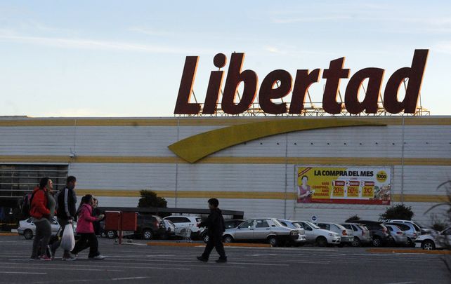 En pie de guerra. Los abogados del hipermercado Libertad remarcaron que la ordenanza que adhirió a la ley de descanso dominical es inconstitucional.