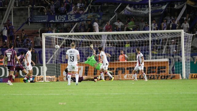 Newells no acertó sus chances, Godoy Cruz sí las suyas y Lunari se volvió sin invicto de Mendoza