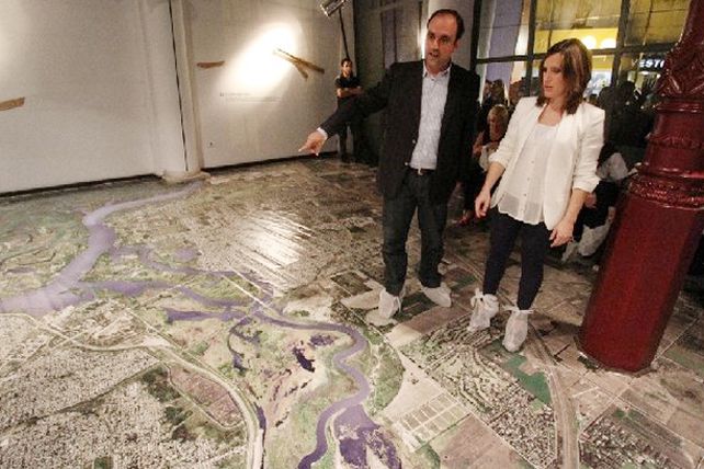 Distinguen a La Sole por su entrega durante la inundación del 2003