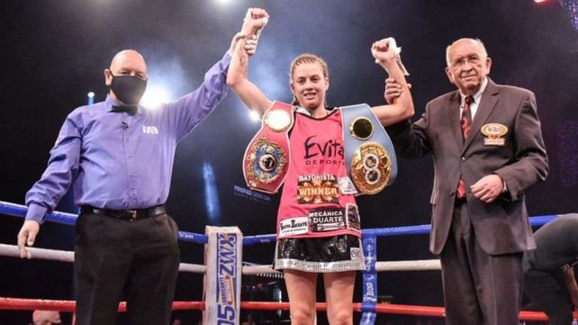 Evelin Bermúdez se impuso por puntos en un fallo unánime.