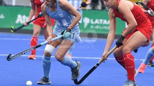 Las Leonas golearon y son finalistas