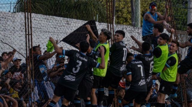 Club VF es uno de los animadores de este campeonato de la Liga Paranaense.