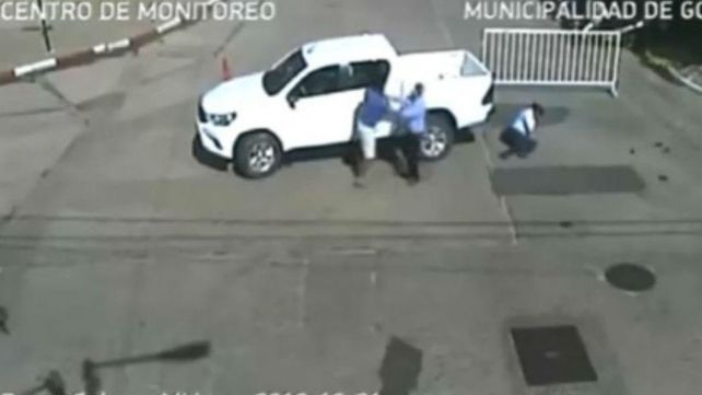 Golpeó a la agente de tránsito que lo multó