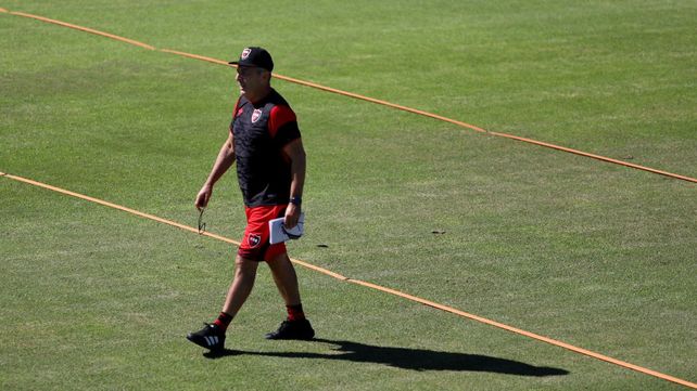 Frank Kudelka deberá trabajar mucho para levantar el ánimo del plantel.