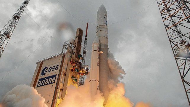 Lanzamiento del cohete Ariane 5 de Arianespace con el telescopio espacial James Webb a bordo (NASA/Bill Ingalls) Lanzamiento del cohete Ariane 5 de Arianespace con el telescopio espacial James Webb a bordo (NASA/Bill Ingalls)