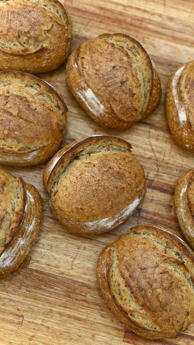 En la panadería producen una variedad de cinco panes, surtido de facturas, galletas, focaccias y pizzas. Ahora para las fiestas agregaron el pan dulce.
