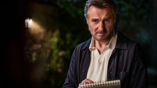 Liam Neeson interpreta a un artista plástico atascado en su carrera.