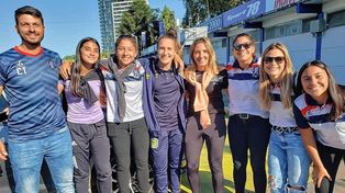 Jugadoras de San Benito alentaron a la capitana del Canalla