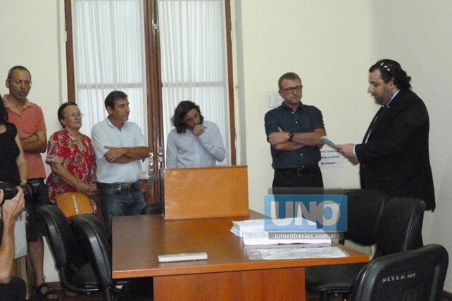 A las 19 de este jueves